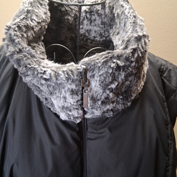 REVERSIBLE Gray Faux Fur Vest - Picture 13 of 16